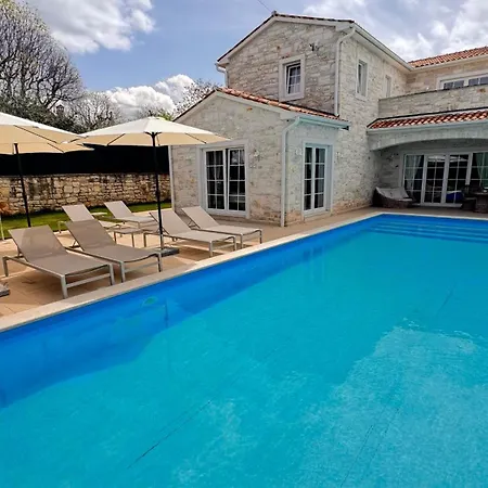 Nina Exclusive, Mit Meerblick Und Beheiztem Pool Von Mai-september *